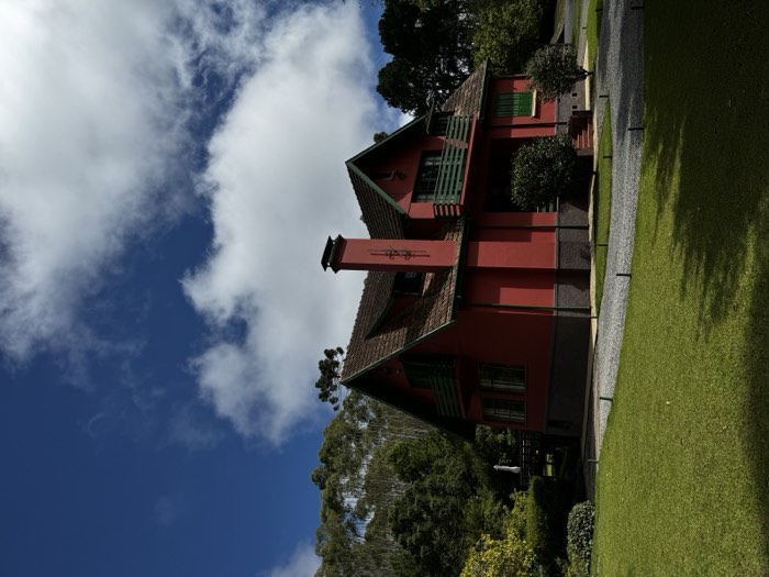 Casa principal vista do gramado